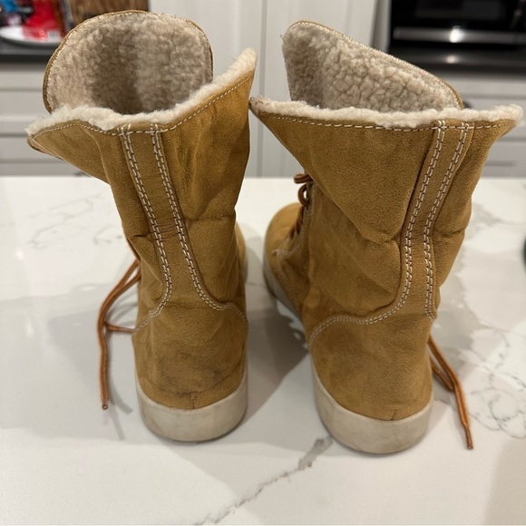 Mudd Faux Fur Suede Tan Foldover Hi Top Sneaker Booties 90’s Y2K Women’s Size 8 - Picture 9 of 13